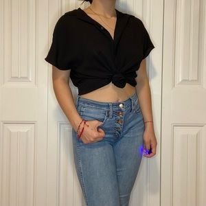 Loose fitted black button down short sleeve shirt size small